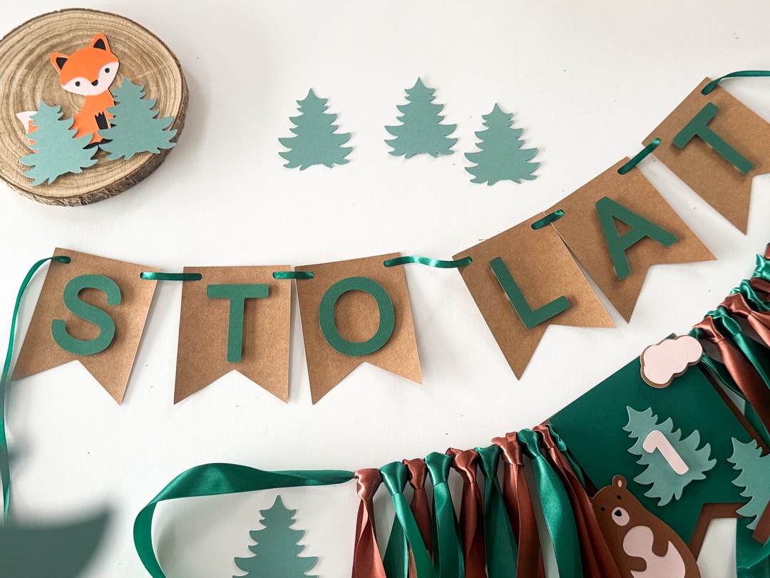 Baner urodzinowy STO LAT - brązowy z zielonymi literkami